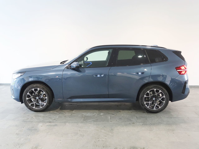 BMW X3 xDrive20d color Azul. Año 2024. 145KW(197CV). Diésel. En concesionario Autogal de Ourense
