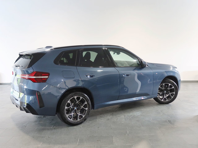 BMW X3 xDrive20d color Azul. Año 2024. 145KW(197CV). Diésel. En concesionario Autogal de Ourense