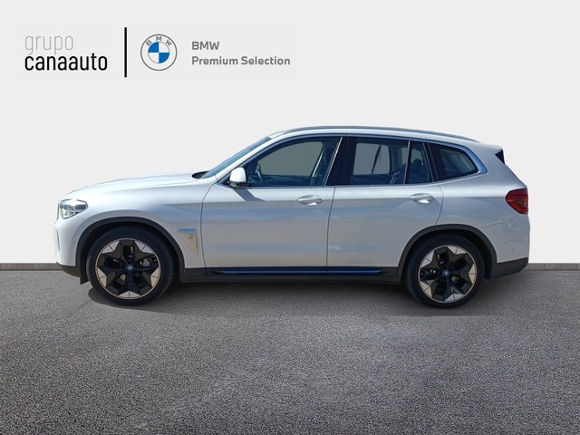 BMW iX3 Impressive color Blanco. Año 2021. 210KW(286CV). Eléctrico. En concesionario TACO de Sta. C. Tenerife