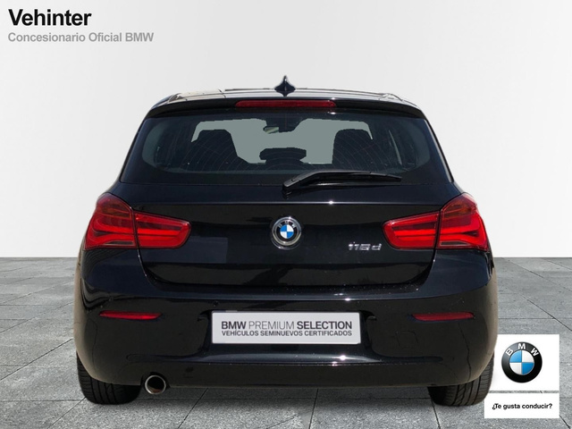 BMW Serie 1 116d color Negro. Año 2016. 85KW(116CV). Diésel. En concesionario Momentum S.A. de Madrid