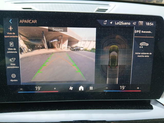BMW X1 sDrive18d color Verde. Año 2024. 110KW(150CV). Diésel. En concesionario SAN JUAN Automoviles Fersan S.A. de Alicante