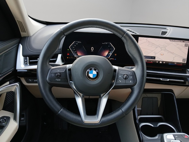 BMW X1 sDrive18d color Verde. Año 2024. 110KW(150CV). Diésel. En concesionario SAN JUAN Automoviles Fersan S.A. de Alicante