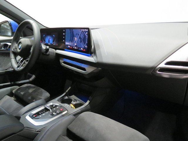 BMW Serie 1 120d color Azul. Año 2025. 120KW(163CV). Diésel. En concesionario FINESTRAT Automoviles Fersan, S.A. de Alicante