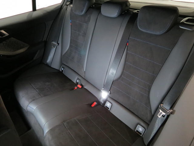 BMW Serie 1 120d color Azul. Año 2025. 120KW(163CV). Diésel. En concesionario FINESTRAT Automoviles Fersan, S.A. de Alicante