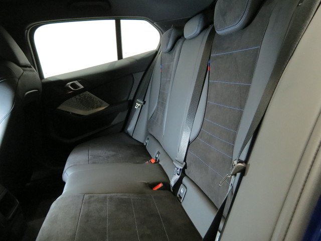 BMW Serie 1 120d color Azul. Año 2025. 120KW(163CV). Diésel. En concesionario FINESTRAT Automoviles Fersan, S.A. de Alicante