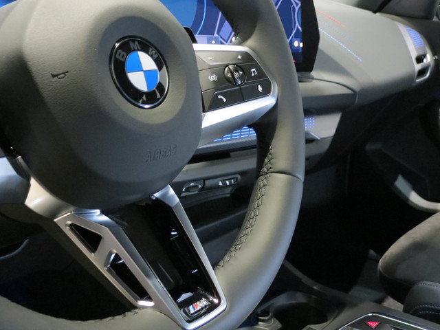 BMW Serie 1 120d color Azul. Año 2025. 120KW(163CV). Diésel. En concesionario FINESTRAT Automoviles Fersan, S.A. de Alicante