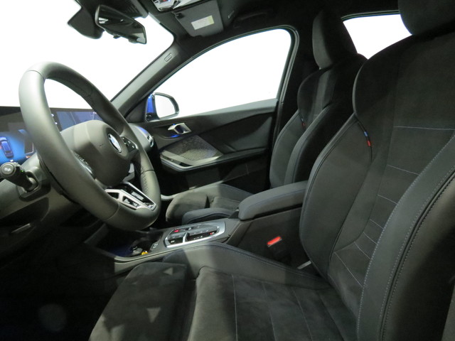 BMW Serie 1 120d color Azul. Año 2025. 120KW(163CV). Diésel. En concesionario FINESTRAT Automoviles Fersan, S.A. de Alicante