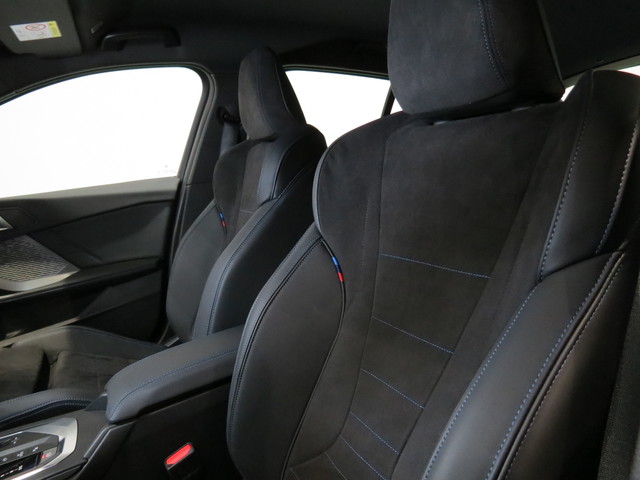 BMW Serie 1 120d color Azul. Año 2025. 120KW(163CV). Diésel. En concesionario FINESTRAT Automoviles Fersan, S.A. de Alicante