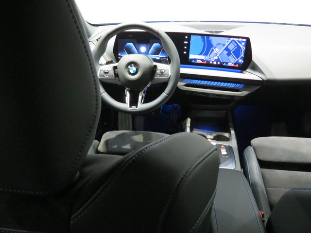 BMW Serie 1 120d color Azul. Año 2025. 120KW(163CV). Diésel. En concesionario FINESTRAT Automoviles Fersan, S.A. de Alicante