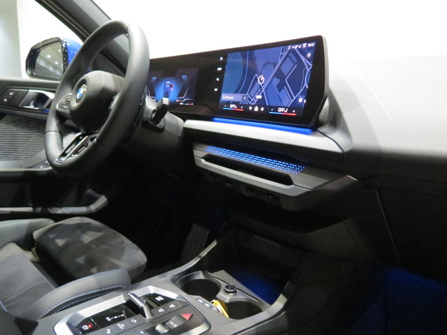 BMW Serie 1 120d color Azul. Año 2025. 120KW(163CV). Diésel. En concesionario FINESTRAT Automoviles Fersan, S.A. de Alicante