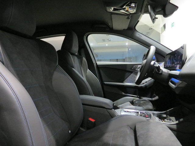 BMW Serie 1 120d color Azul. Año 2025. 120KW(163CV). Diésel. En concesionario FINESTRAT Automoviles Fersan, S.A. de Alicante