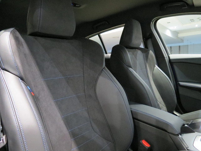 BMW Serie 1 120d color Azul. Año 2025. 120KW(163CV). Diésel. En concesionario FINESTRAT Automoviles Fersan, S.A. de Alicante