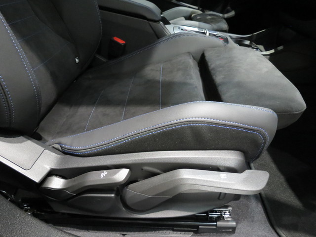 BMW Serie 1 120d color Azul. Año 2025. 120KW(163CV). Diésel. En concesionario FINESTRAT Automoviles Fersan, S.A. de Alicante