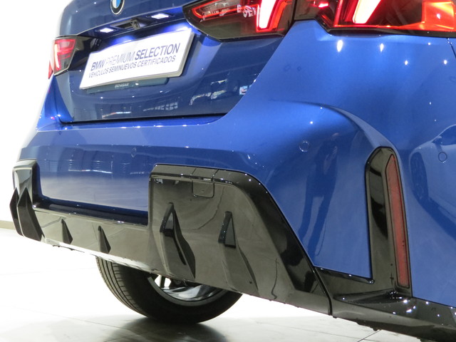 BMW Serie 1 120d color Azul. Año 2025. 120KW(163CV). Diésel. En concesionario FINESTRAT Automoviles Fersan, S.A. de Alicante