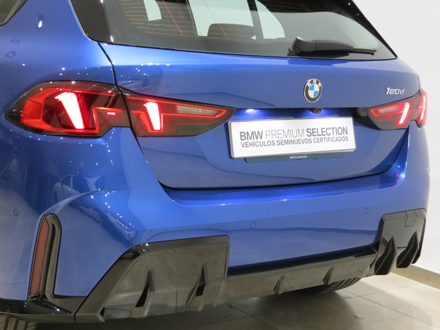 BMW Serie 1 120d color Azul. Año 2025. 120KW(163CV). Diésel. En concesionario FINESTRAT Automoviles Fersan, S.A. de Alicante