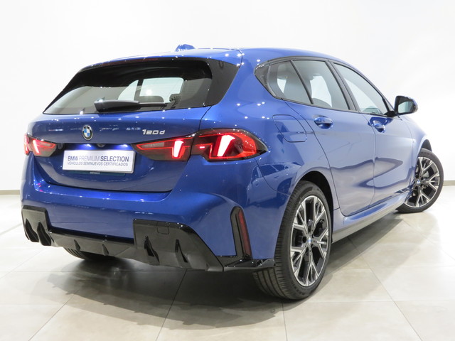 BMW Serie 1 120d color Azul. Año 2025. 120KW(163CV). Diésel. En concesionario FINESTRAT Automoviles Fersan, S.A. de Alicante