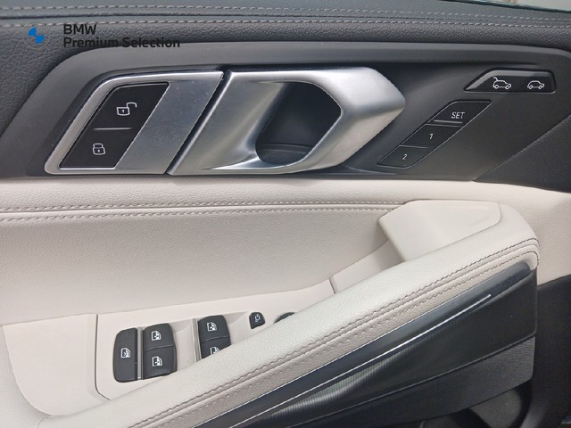 BMW X6 xDrive30d color Marrón. Año 2020. 210KW(286CV). Diésel. En concesionario Adler Motor S.L. TOLEDO de Toledo