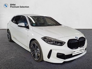 BMW Serie 1 118d color Blanco. Año 2024. 110KW(150CV). Diésel. En concesionario Marmotor de Las Palmas