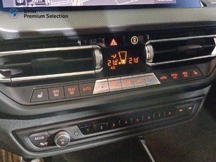 BMW Serie 1 118d color Blanco. Año 2024. 110KW(150CV). Diésel. En concesionario Marmotor de Las Palmas