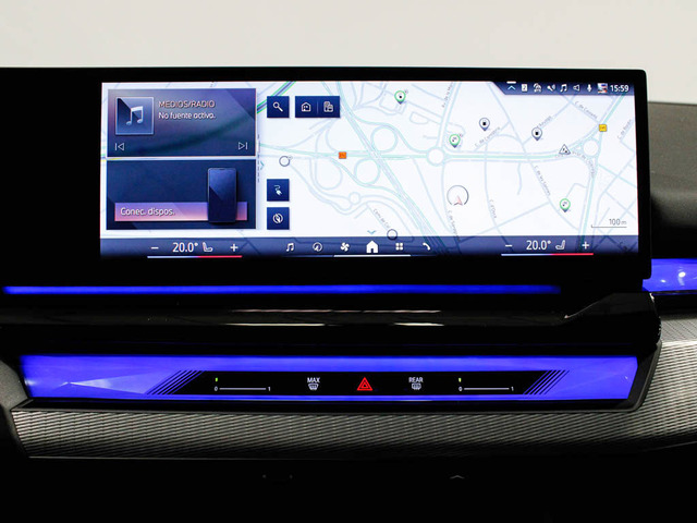 BMW i5 xDrive40 color Gris. Año 2025. 290KW(394CV). Eléctrico. En concesionario Barcelona Premium -- GRAN VIA de Barcelona
