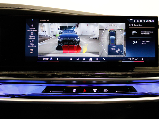 BMW i7 xDrive60 color Negro. Año 2025. 400KW(544CV). Eléctrico. En concesionario Barcelona Premium -- GRAN VIA de Barcelona