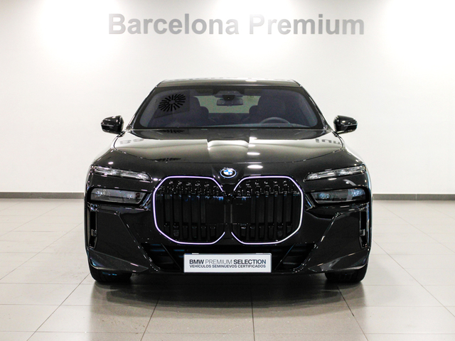 BMW i7 xDrive60 color Negro. Año 2025. 400KW(544CV). Eléctrico. En concesionario Barcelona Premium -- GRAN VIA de Barcelona
