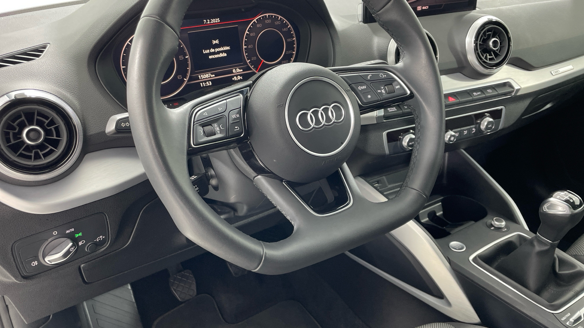 Audi Q2 30 TDI - 14