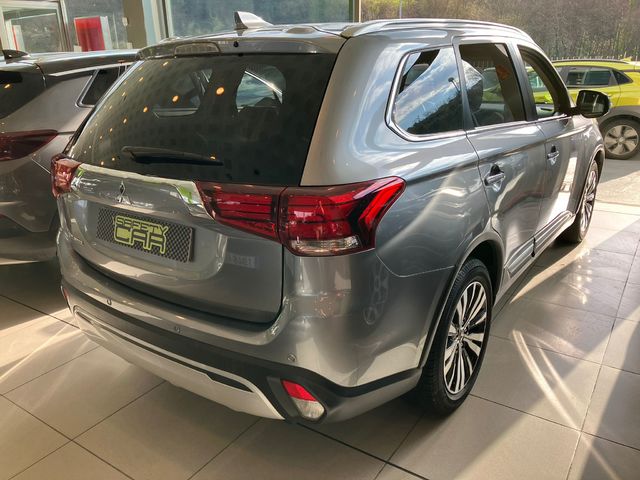 Mitsubishi Outlander 200 MPI Motion 2WD CVT 110 kW (150 CV)