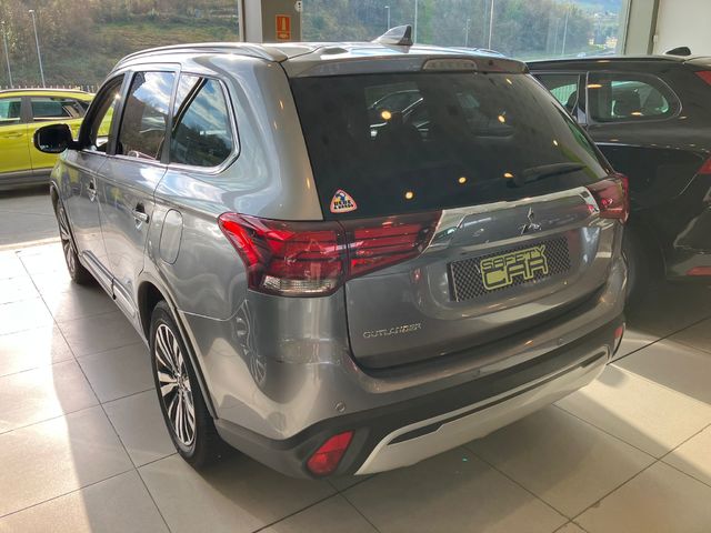 Mitsubishi Outlander 200 MPI Motion 2WD CVT 110 kW (150 CV)