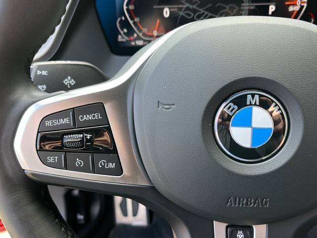 BMW Serie 1 120d color Rojo. Año 2024. 140KW(190CV). Diésel. En concesionario Celtamotor Vigo de Pontevedra