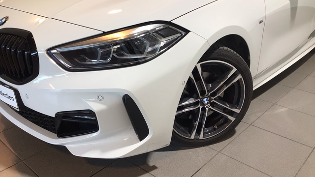 BMW Serie 1 118i color Blanco. Año 2024. 103KW(140CV). Gasolina. En concesionario BYmyCAR Madrid - Alcalá de Madrid