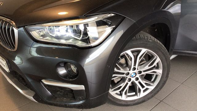 BMW X1 sDrive18d color Gris. Año 2019. 110KW(150CV). Diésel. En concesionario BYmyCAR Madrid - Alcalá de Madrid