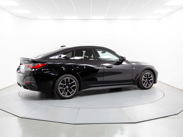 BMW Serie 4 420d Gran Coupe color Negro. Año 2024. 140KW(190CV). Diésel. En concesionario Móvil Begar Alicante de Alicante