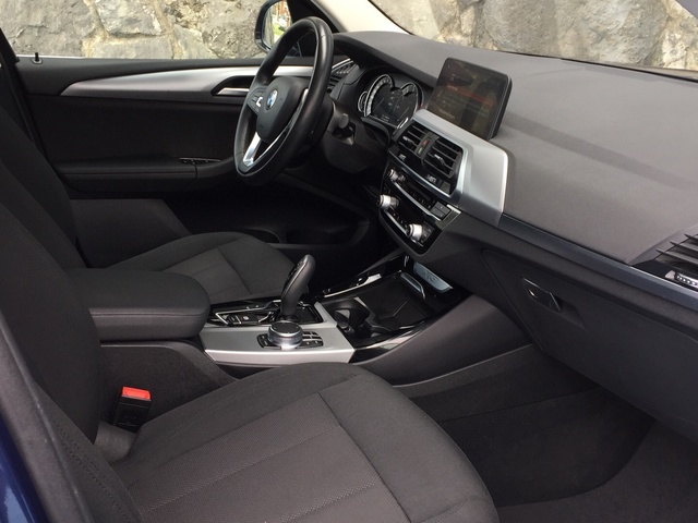 BMW X3 xDrive20i color Azul. Año 2018. 135KW(184CV). Gasolina. En concesionario Grünblau Motor (Bmw y Mini) de Cantabria