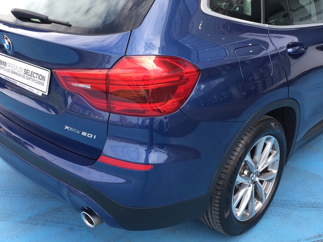 BMW X3 xDrive20i color Azul. Año 2018. 135KW(184CV). Gasolina. En concesionario Grünblau Motor (Bmw y Mini) de Cantabria