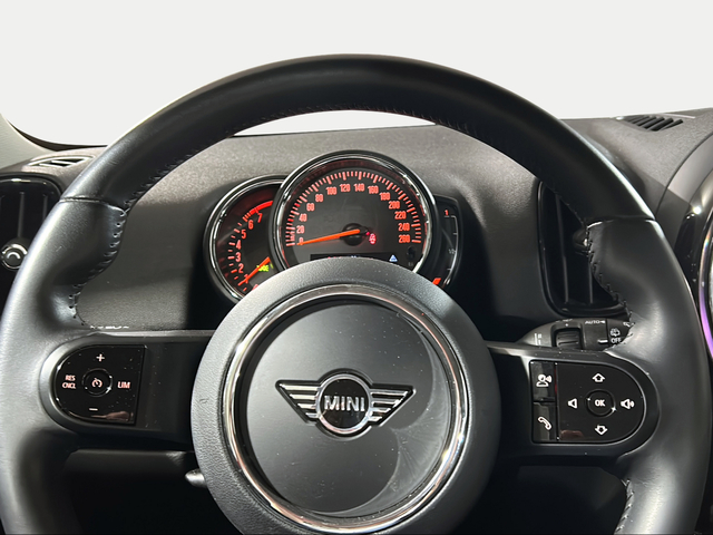 fotoG 12 del MINI MINI Countryman Cooper 100 kW (136 CV) 136cv Gasolina del 2022 en Sevilla