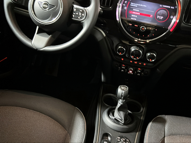 fotoG 15 del MINI MINI Countryman Cooper 100 kW (136 CV) 136cv Gasolina del 2022 en Sevilla