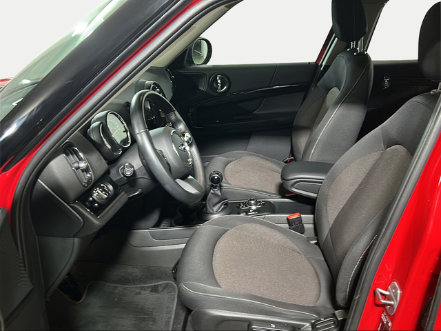 fotoG 17 del MINI MINI Countryman Cooper 100 kW (136 CV) 136cv Gasolina del 2022 en Sevilla