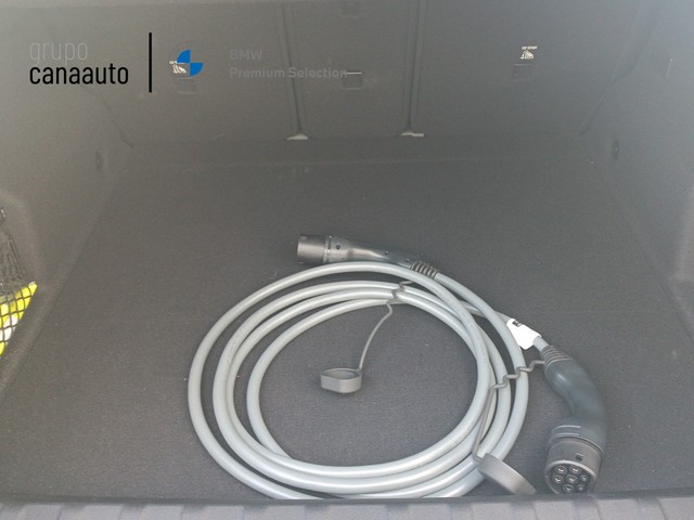 BMW iX2 xDrive30 color Blanco. Año 2025. 230KW(313CV). Eléctrico. En concesionario DEMO de Sta. C. Tenerife