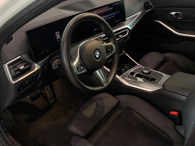 BMW Serie 3 318d Touring color Blanco. Año 2024. 110KW(150CV). Diésel. En concesionario Celtamotor Lalín de Pontevedra