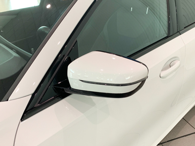 BMW Serie 3 318d Touring color Blanco. Año 2024. 110KW(150CV). Diésel. En concesionario Celtamotor Lalín de Pontevedra