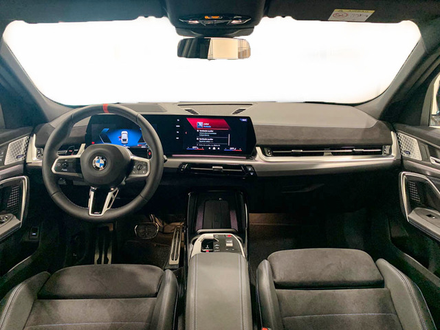 BMW X2 M35i color Blanco. Año 2025. 221KW(300CV). Gasolina. En concesionario Barcelona Premium -- GRAN VIA de Barcelona