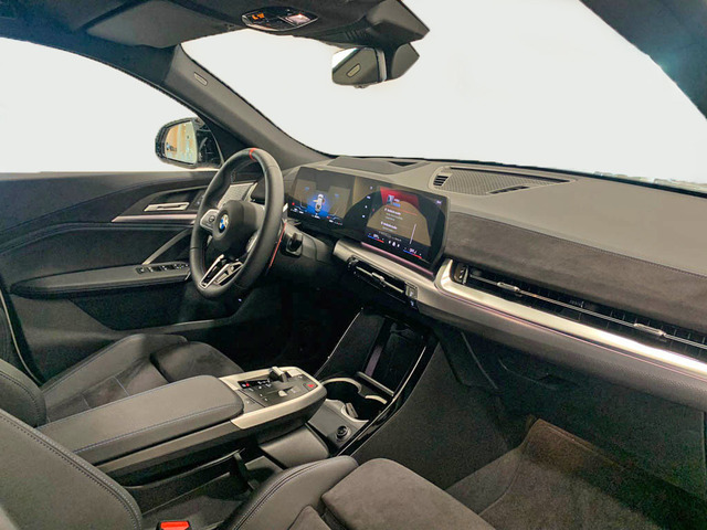 BMW X2 M35i color Blanco. Año 2025. 221KW(300CV). Gasolina. En concesionario Barcelona Premium -- GRAN VIA de Barcelona