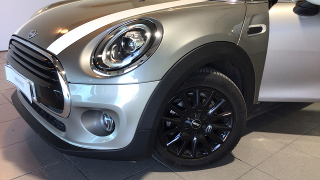 fotoG 5 del MINI MINI Cabrio Cooper 100 kW (136 CV) 136cv Gasolina del 2019 en Madrid