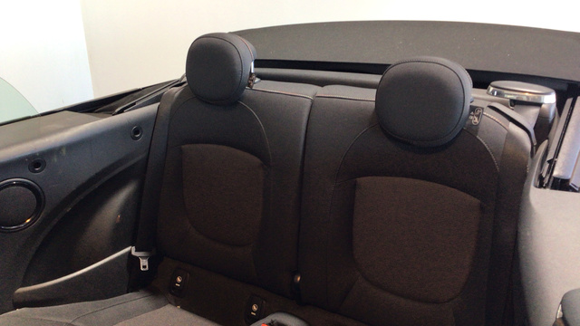 fotoG 8 del MINI MINI Cabrio Cooper 100 kW (136 CV) 136cv Gasolina del 2019 en Madrid