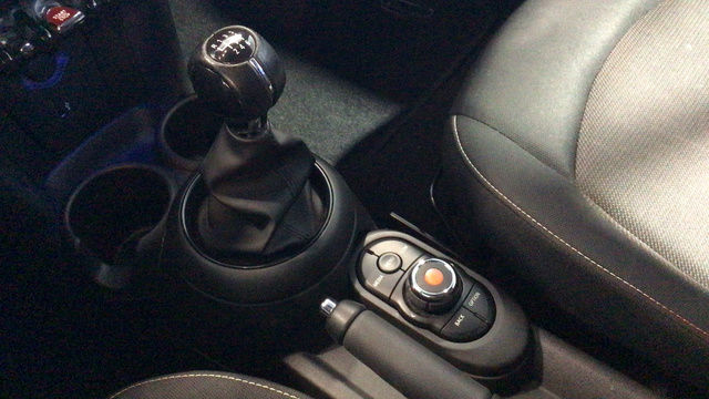 fotoG 13 del MINI MINI Cabrio Cooper 100 kW (136 CV) 136cv Gasolina del 2019 en Madrid