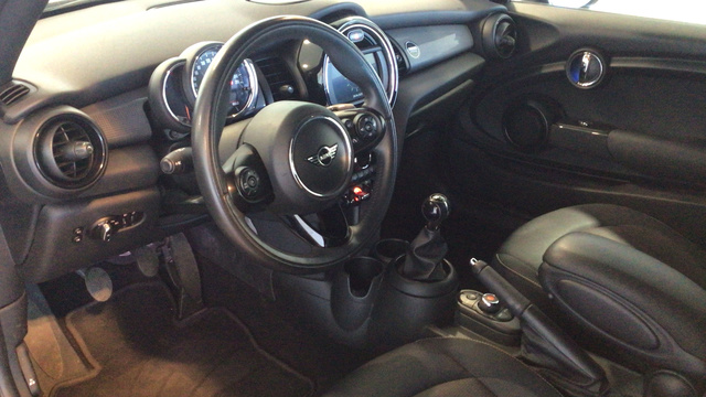 fotoG 18 del MINI MINI Cabrio Cooper 100 kW (136 CV) 136cv Gasolina del 2019 en Madrid