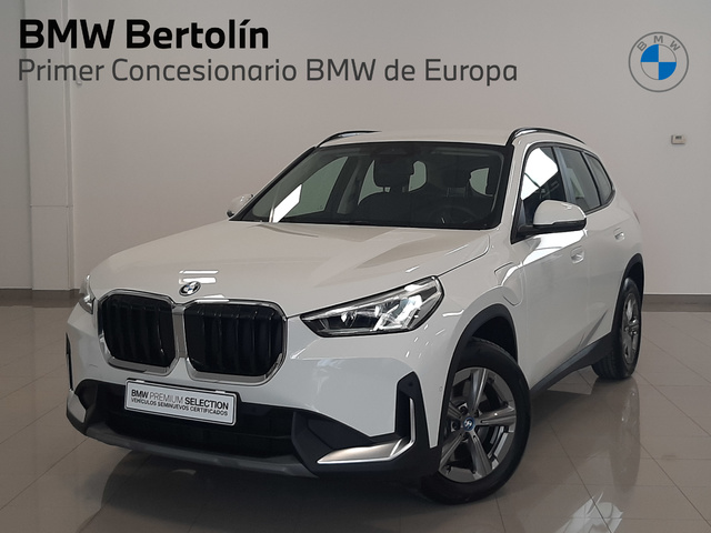 BMW X1 xDrive25e color Blanco. Año 2024. 180KW(245CV). Híbrido Electro/Gasolina. En concesionario Automoviles Bertolin, S.L. de Valencia