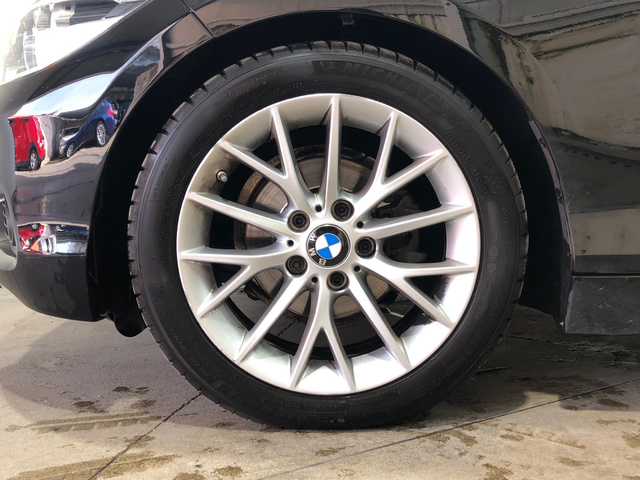 BMW Serie 1 116d color Negro. Año 2019. 85KW(116CV). Diésel. En concesionario Movilnorte El Plantio de Madrid