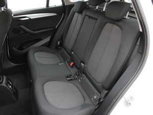 BMW X1 sDrive18i color Blanco. Año 2022. 103KW(140CV). Gasolina. En concesionario Augusta Aragon S.A. de Zaragoza